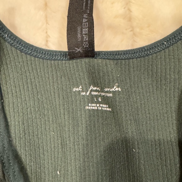 🌿 Urban Outfitters Plunge Neck Crop Top – Army Green Chic! - Picture 3 of 4